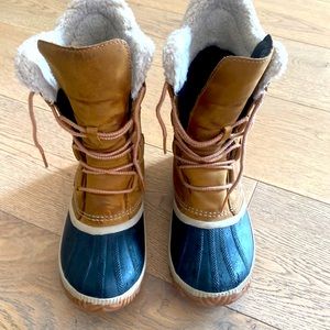 Woman’s sorel boots 7.5